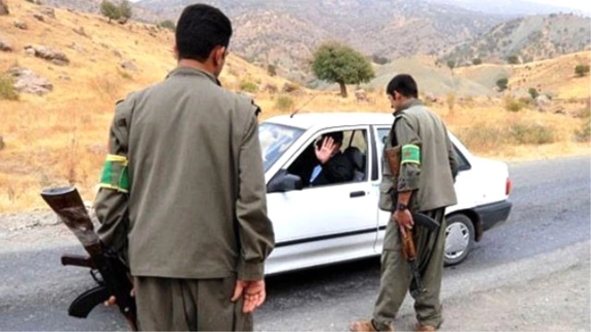 PKK\'lılar Jandarmaya Gıda Maddesi Taşıyan Minibüsü Kaçırdı