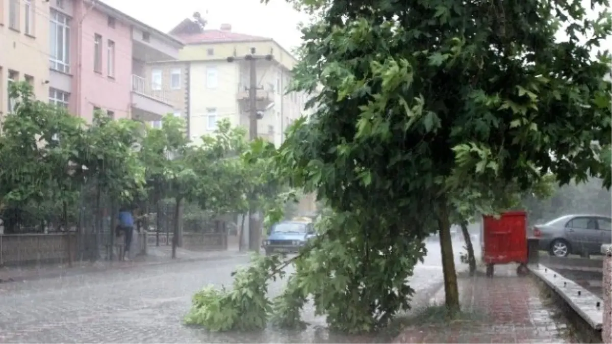 Siddetli Yağmur ve Dolu Olumsuz Etkiledi