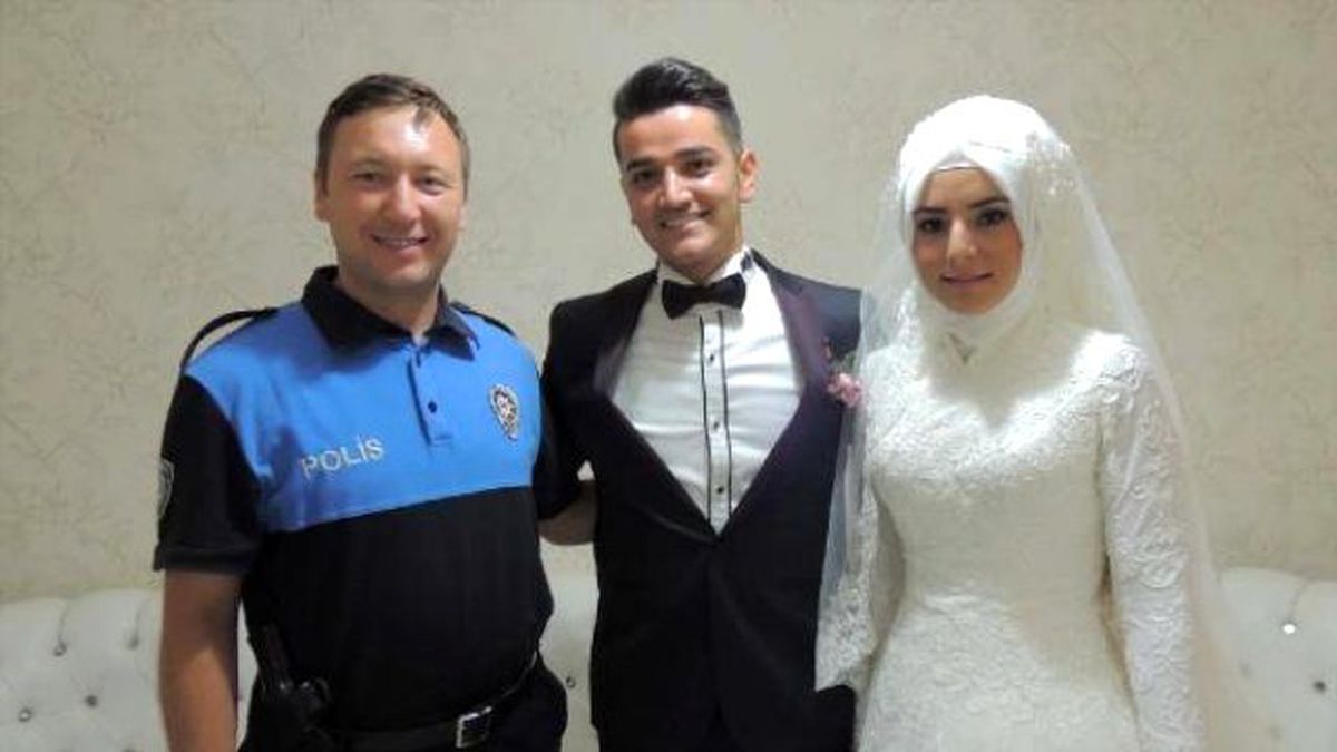 Sivas Polisinden \'Halay Çekelim Ağıt Yakmayalım\' Projesi