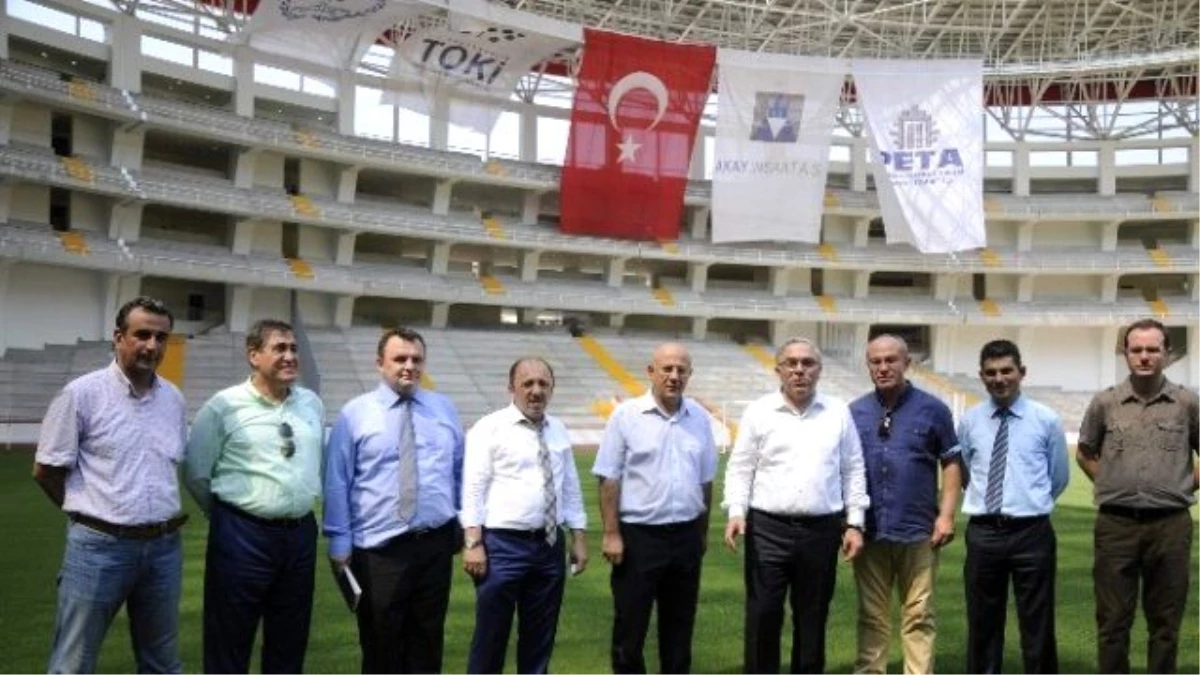 TOKİ Başkanı Turan, Antalya Stadını İnceledi