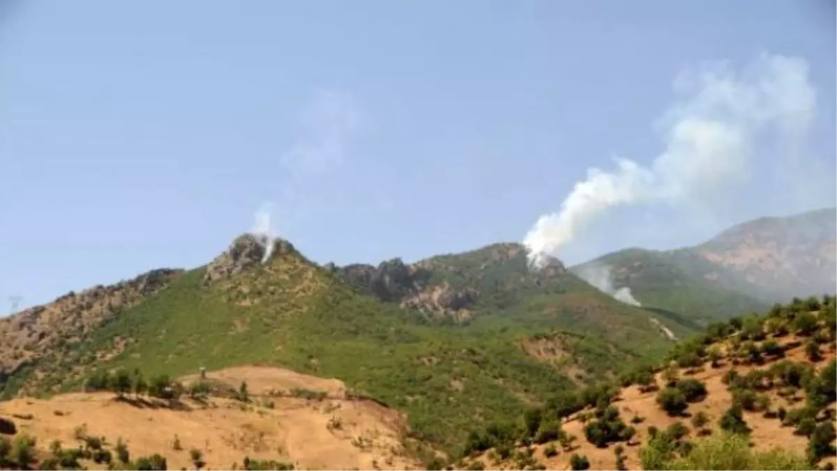 Tunceli\'de PKK\'lılar Askeri Helikoptere Ateş Açtı (2)