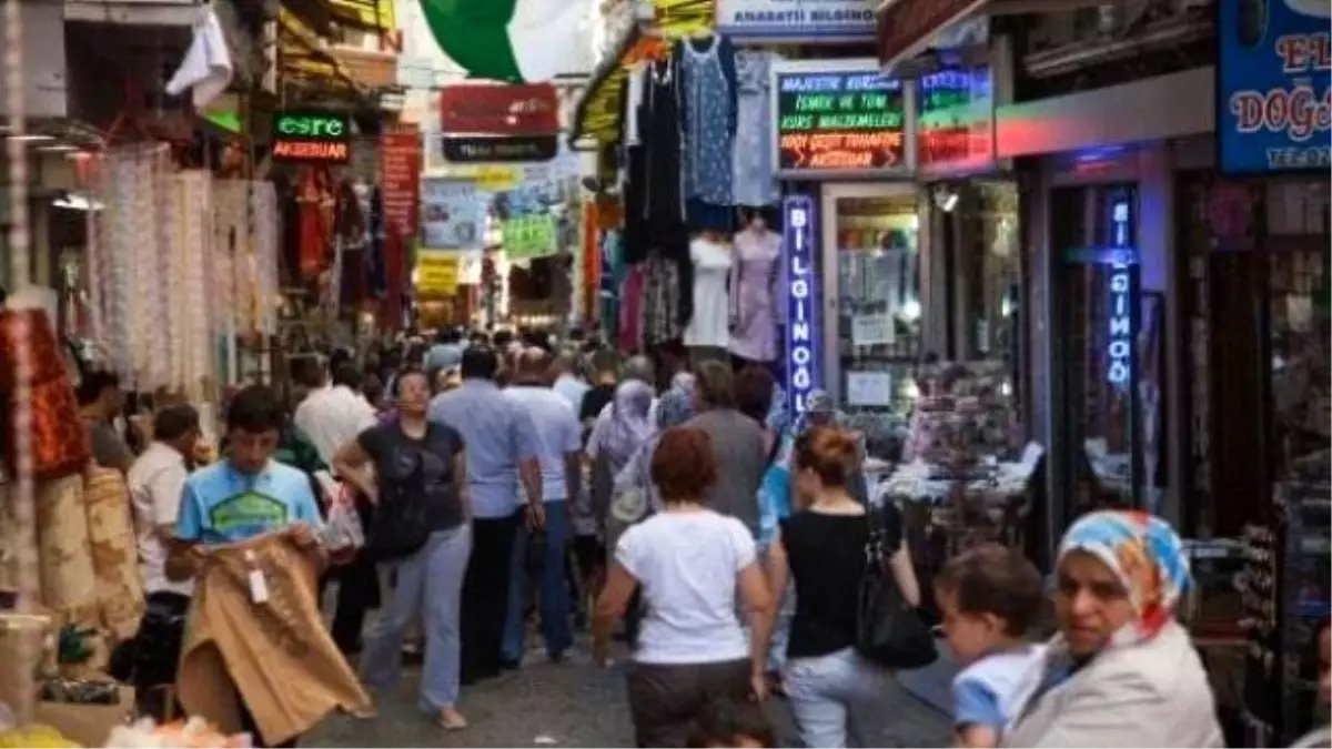 Türkiye\'de Zengin Harcadı Yoksul Baktı