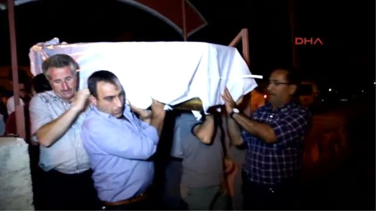 Van - İzmir\'de Viyadük Kazasında Ölen 3 İşçi Van\'da Toprağa Verildi