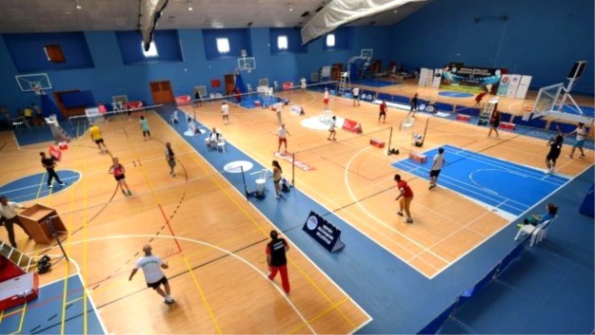 Veteranlar Balkan Badminton Şampiyonası Mersin\'de Yapılıyor