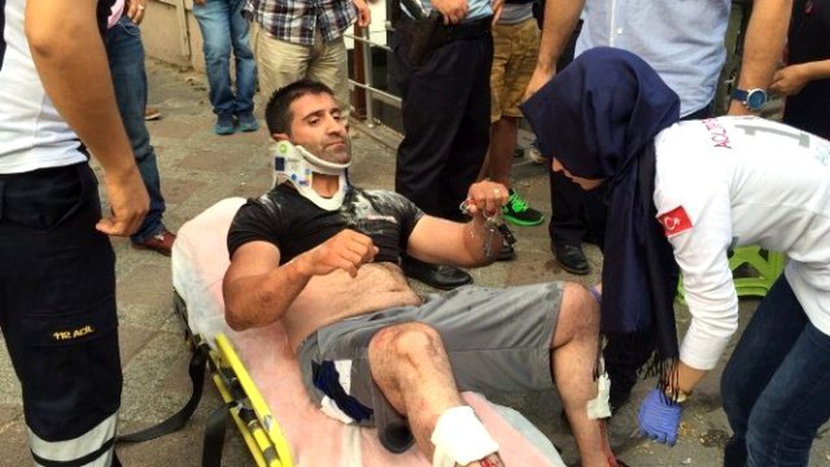 Vücut Geliştirme Şampiyonu 15 Kişi Tarafından Darp Edildi