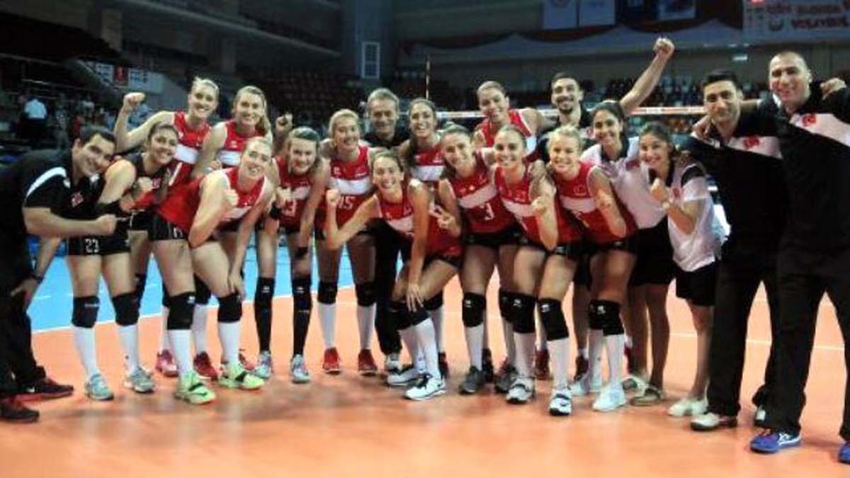A Milli Bayan Voleybol Takımı, 2015 Cev Avrupa Ligi\'nde İkinci Galibiyetini Aldı
