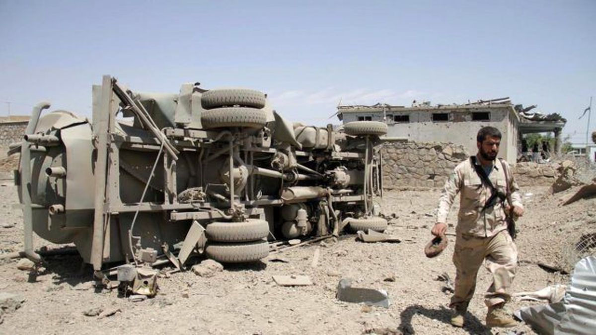 Afgan Ordusunun Kalbine Bombalı Saldırı: 8 Ölü, 400 Yaralı