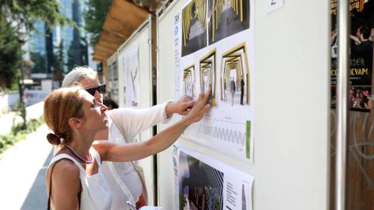 Democratic Voting For New Design Of Kadıköy Street