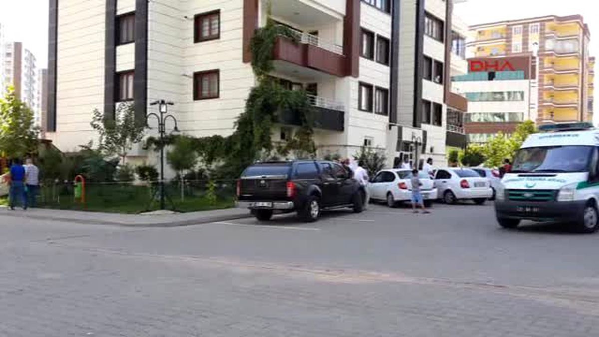 Diyarbakır Eski Kız Arkadaşını ve Kardeşini Öldürüp İntihar Etti