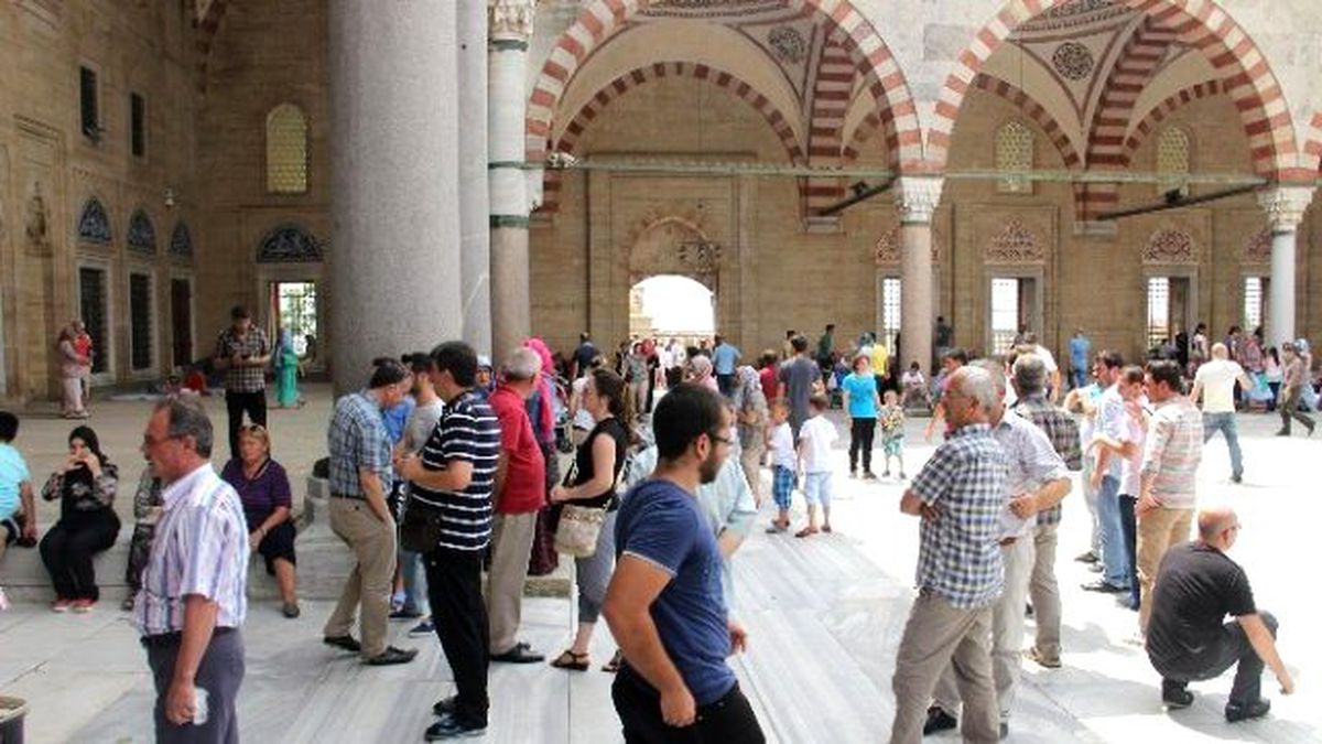 Edirne\'deki Camilerde Yağmur Duası