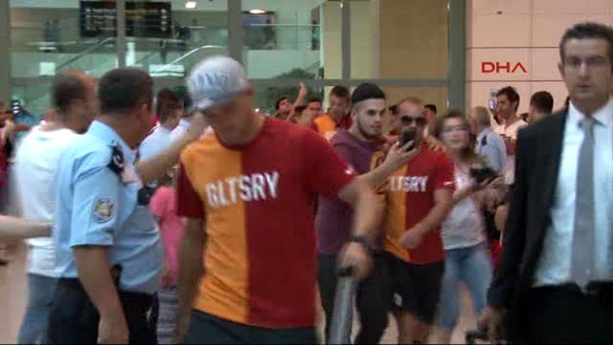 Galatasaray\'a Ankara\'da Coşkulu Karşılama