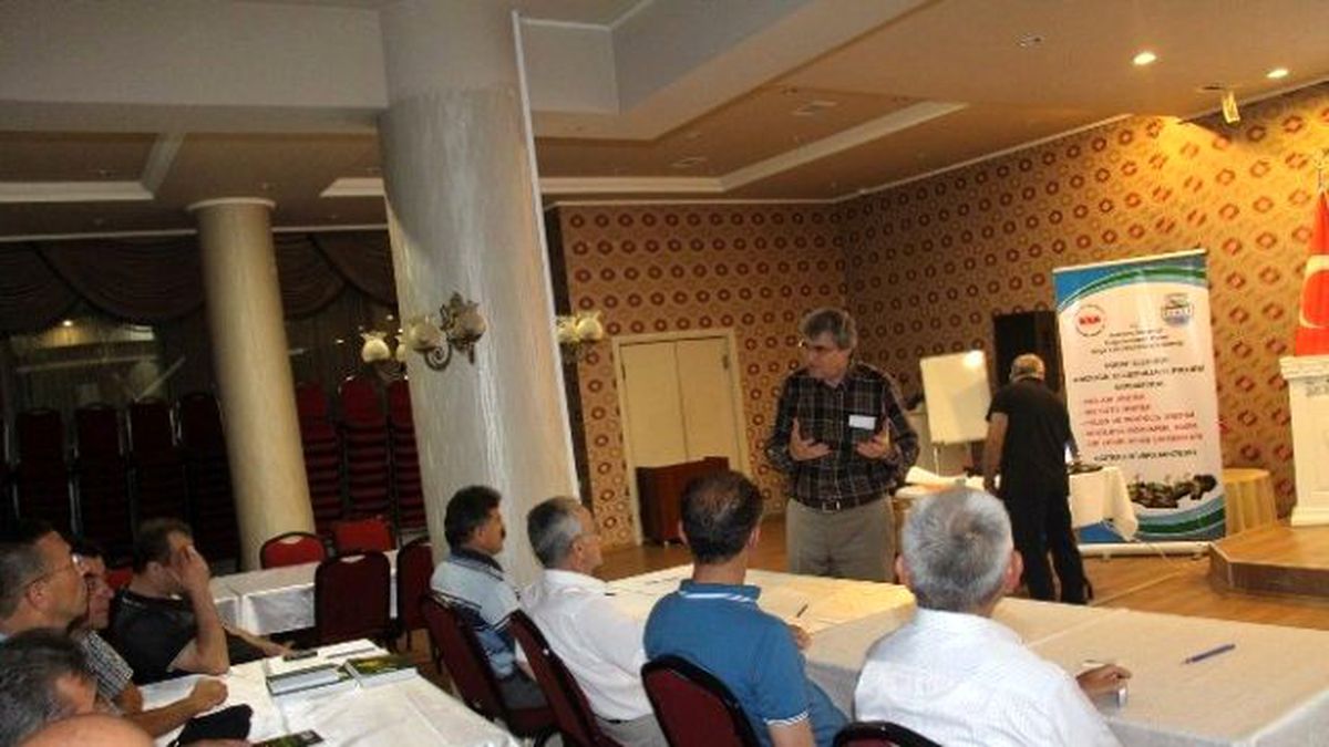 Giresun\'da Arıcılara \'Arı Sütü\' Eğitimi Verildi