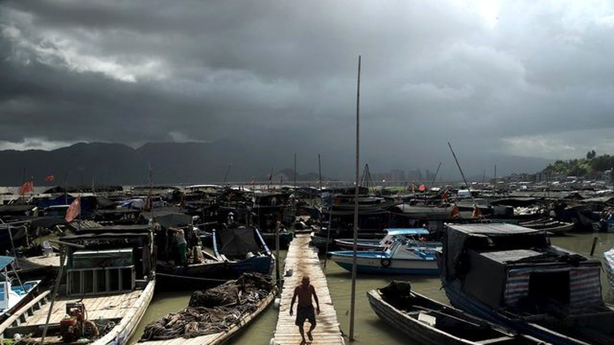 Günün Fotoğrafı! Tayvan, Soudelor Tayfununu Bekliyor