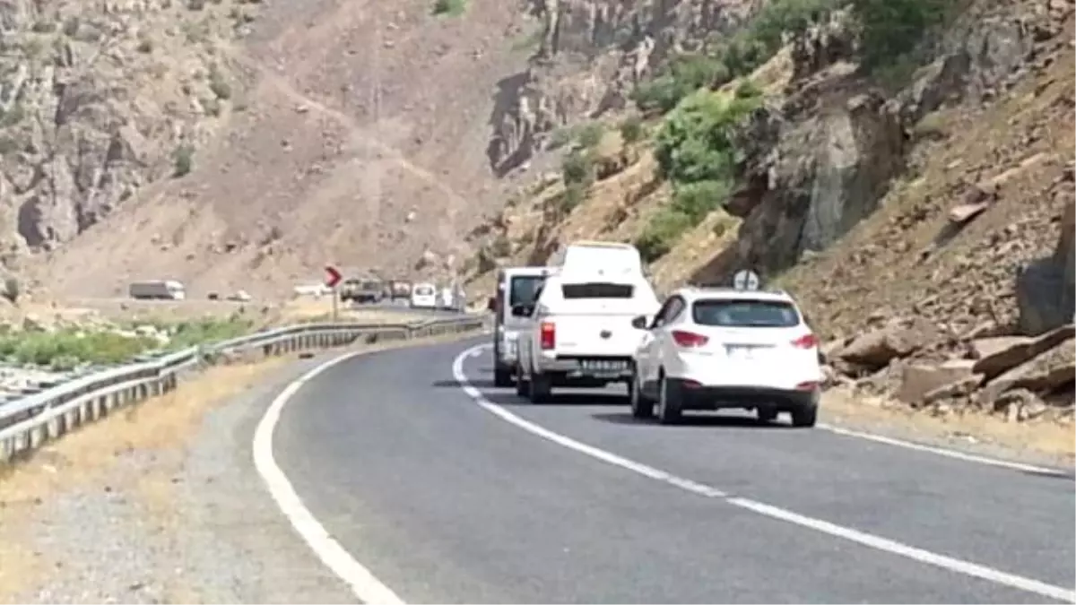 Hakkari-Çukurca Karayoluna Tuzaklanan Patlayıcı İmha Edildi