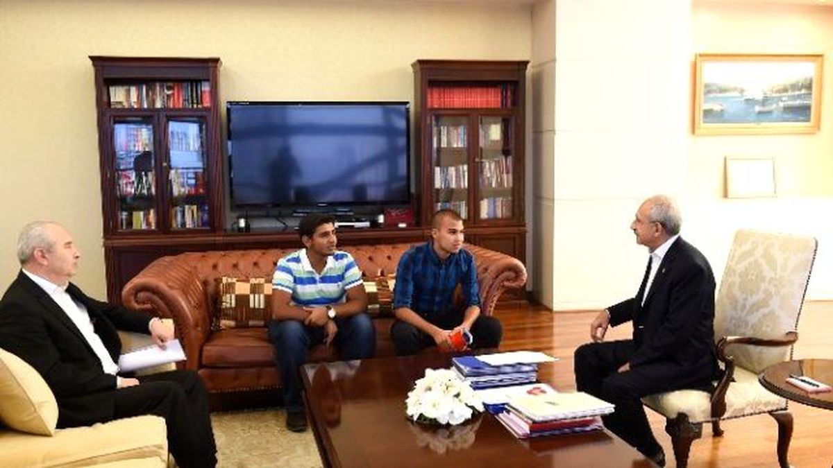 Kılıçdaroğlu, Liselilerle Görüştü