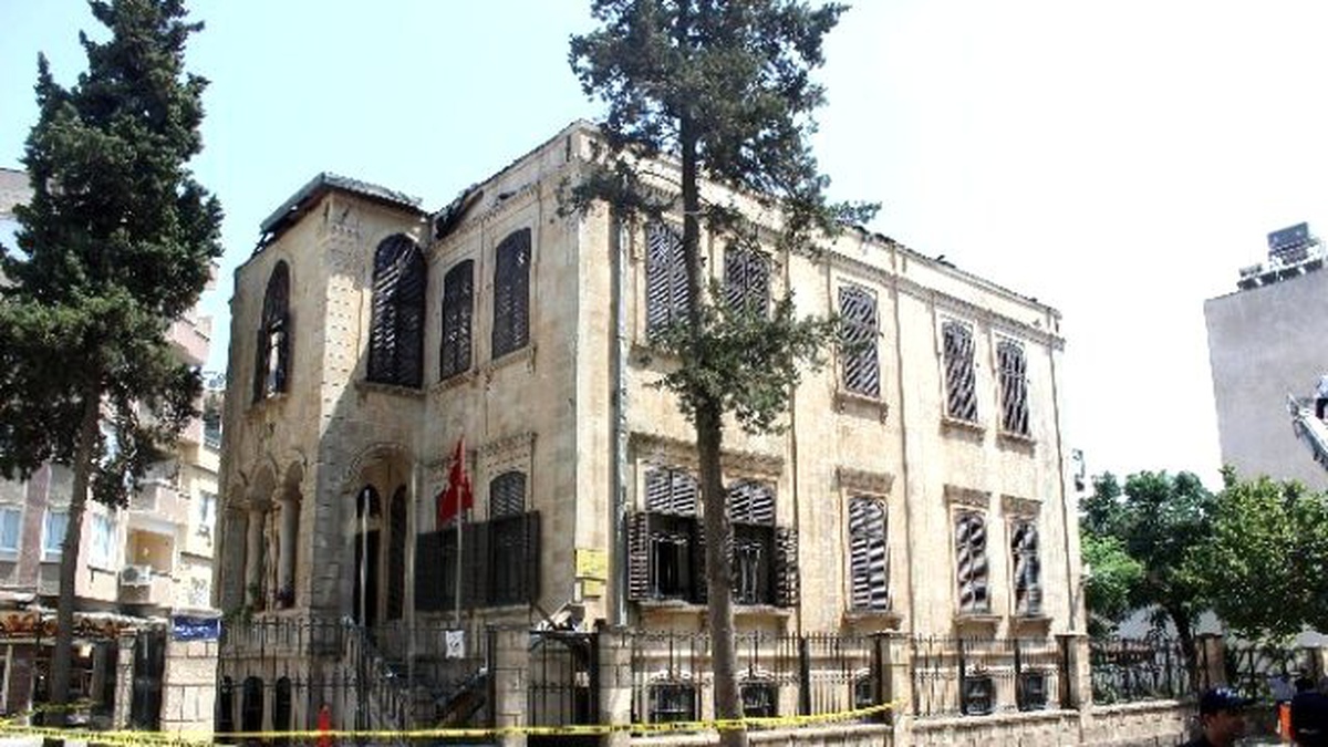 Kilis Müzesinin Çatısındaki Malzemeler Yeniden Tutuştu