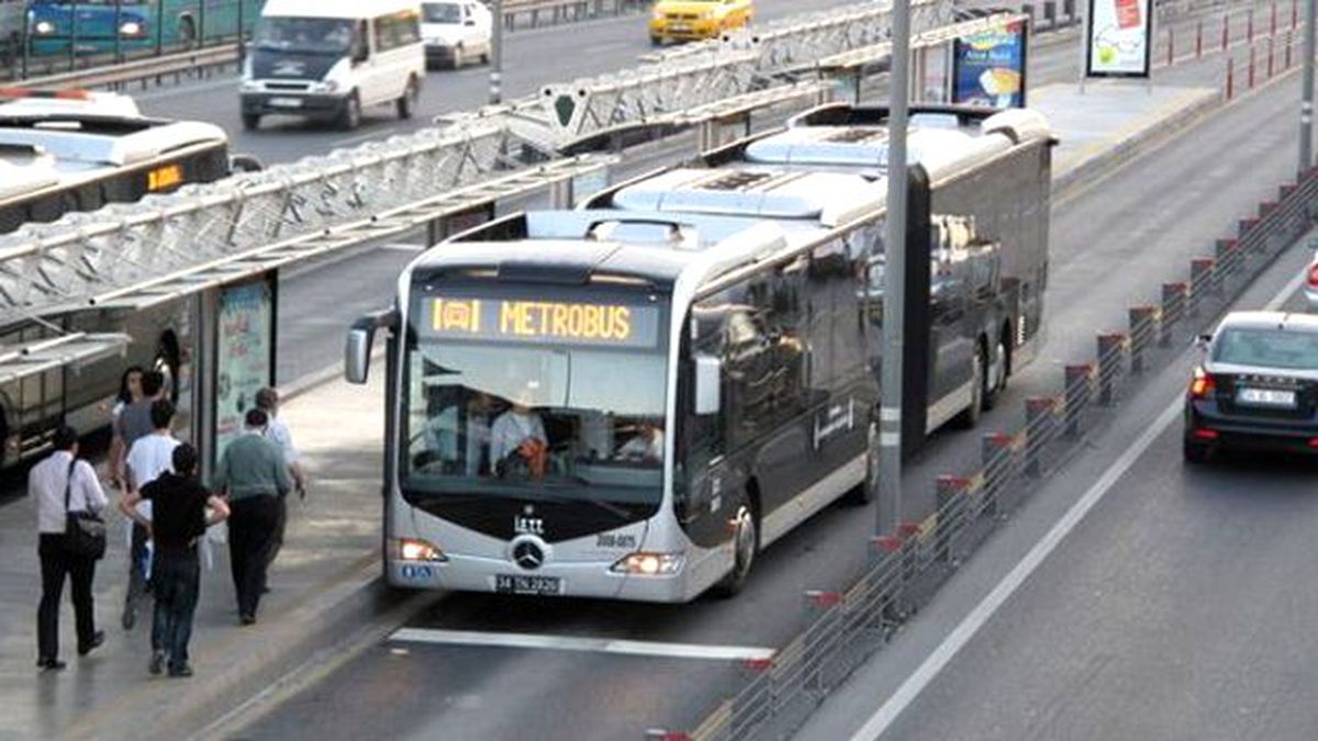 Metrobüslerde Şarjlı Dönem Başladı