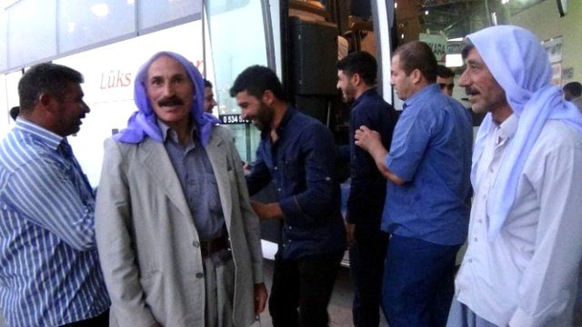 Siverek\'te Davullu Zurnalı Asker Uğurlama