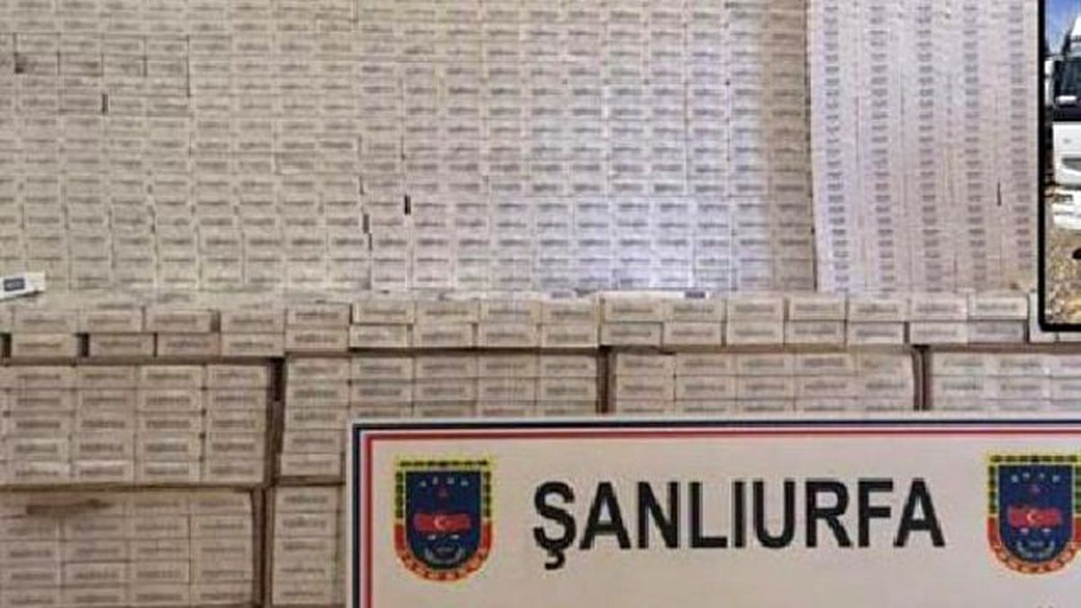 Tır\'da 35 Bin Paket Gümrük Kaçağı Sigara Ele Geçirildi