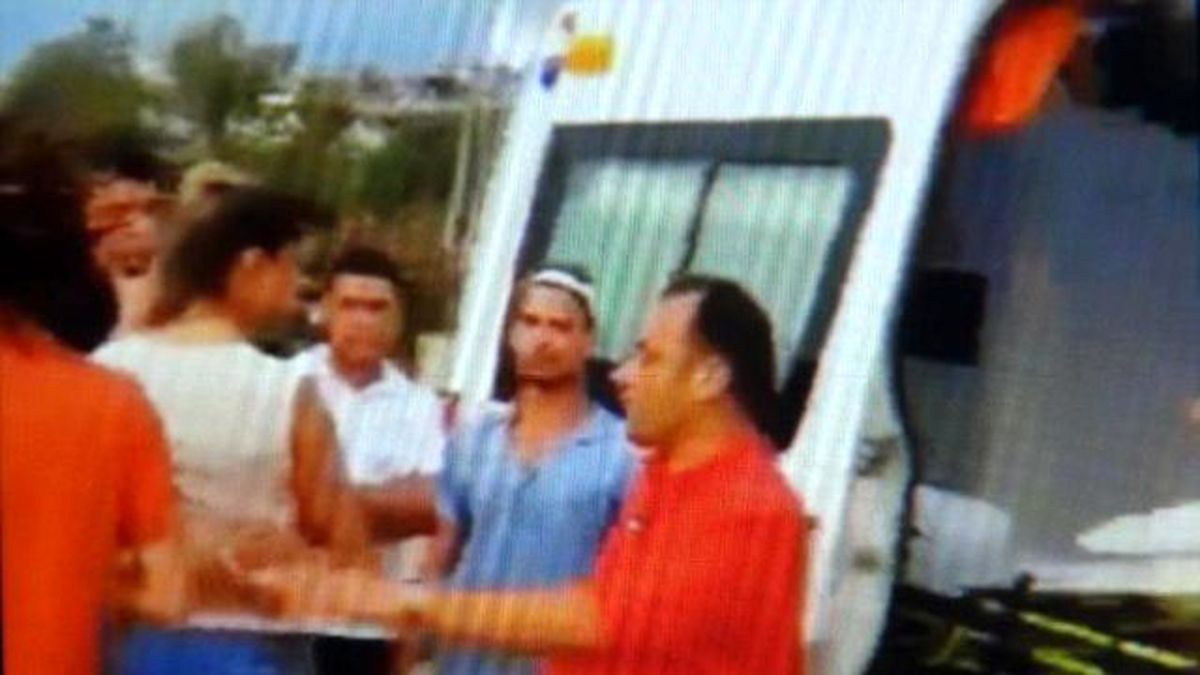 Tuğba Özay Çekim Sonrası Ambulansa Bindi