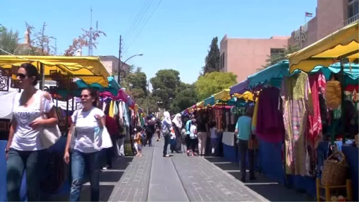 Ürdün\'de Turistlerin Alışveriş Durağı "Cara" Pazarı