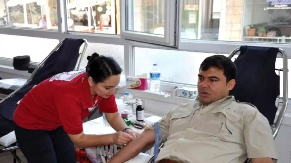 Ürgüp Kaymakamı Alper Balcı, Kızılay\'a Kan Bağışında Bulundu
