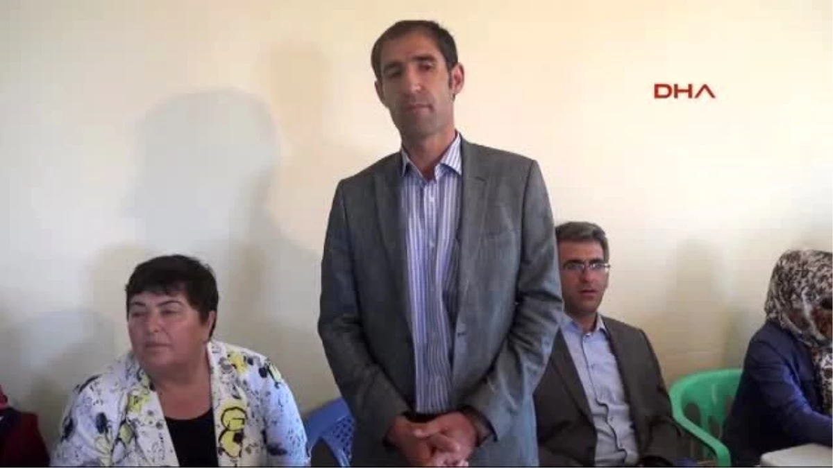 Van Hdp\'lilerden Şehit Askerin Ailesine Taziye Ziyareti