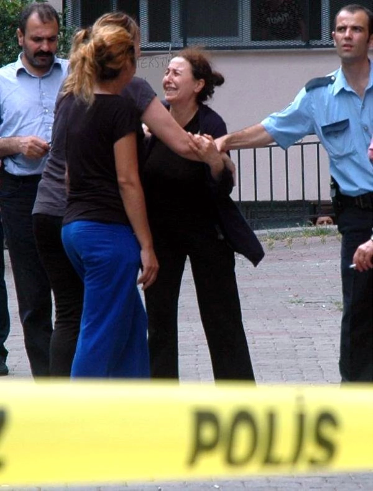 Zeytinburnu\'da Cinayet: 2 Ölü 2 Yaralı