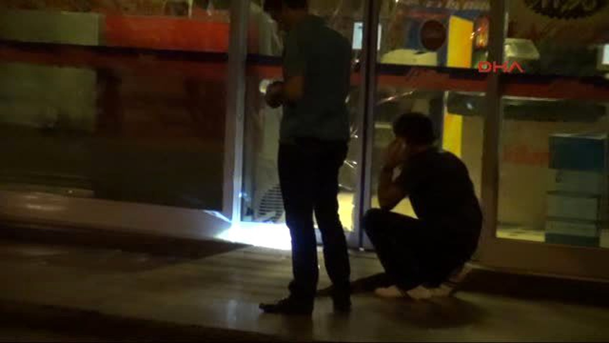Adana\'da Market Zincirin 2 Ayrı Şubesinde Eş Zamanlı Patlama