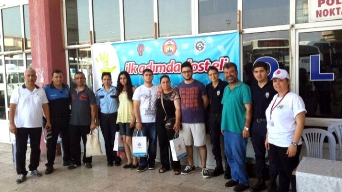 Adana Polisi Gençleri Teröre Karşı Bilinçlendirdi