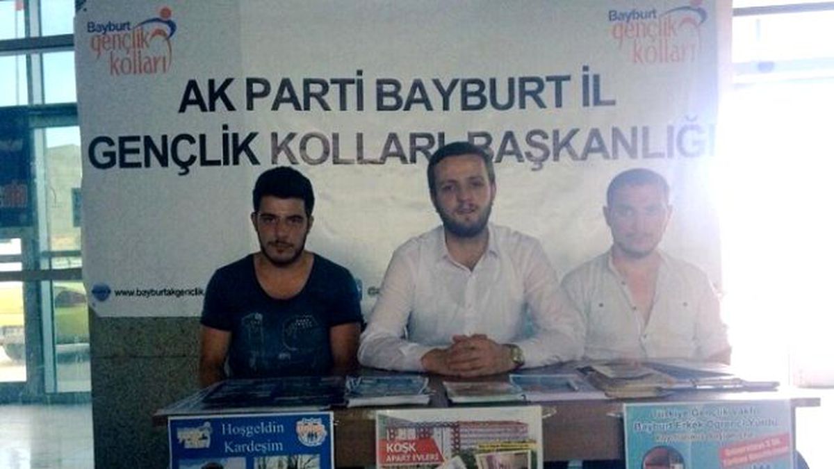 AK Parti Gençlik Kollarından Öğrencilere Yardım