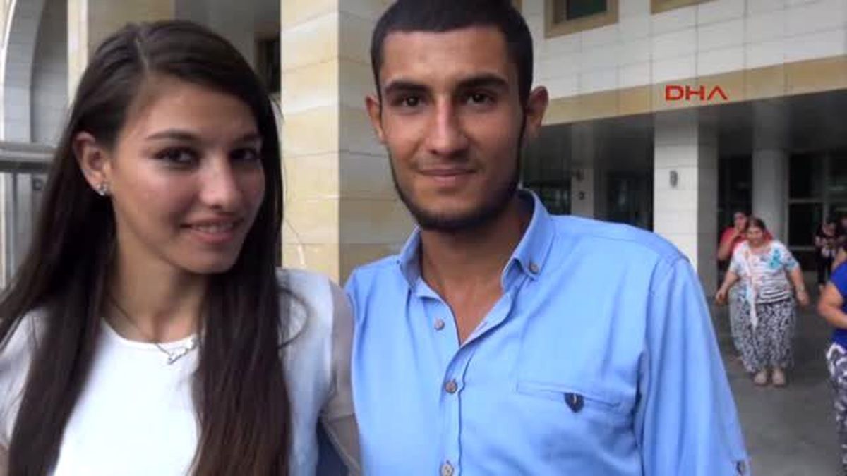 Antalya Oğlunu Affedene Sarılıp Sevinç Gözyaşı Döktü