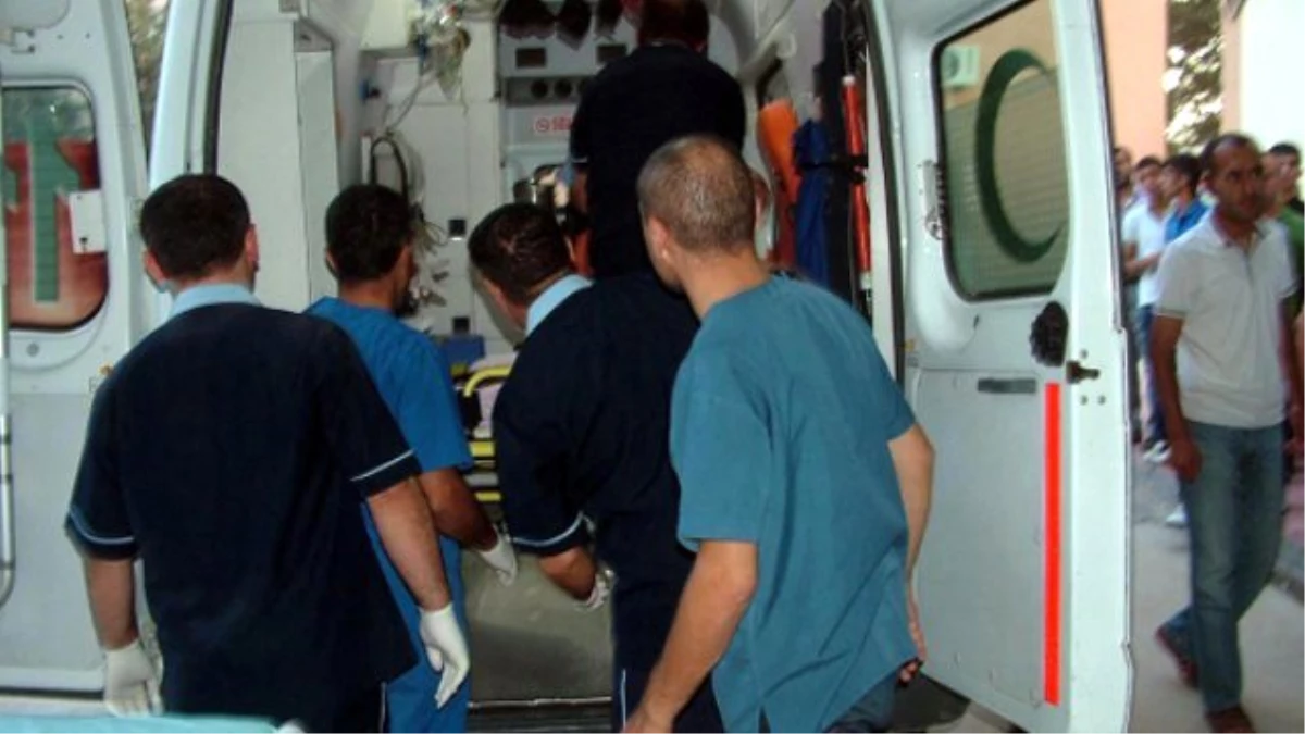 Balıkesir\'de Kaçakları Taşıyan Minibüs Devrildi: 11 Ölü, 31 Yaralı