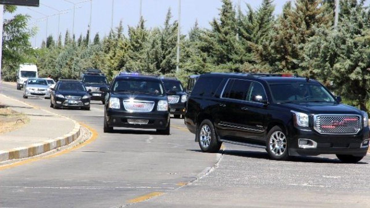 Başbakan Ahmet Davutoğlu Gaziantep Havalimanına İndi