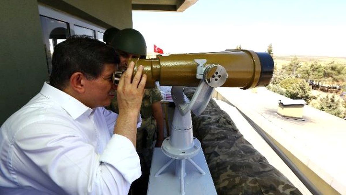 Başbakan Davutoğlu Elbeyli\'yi Ziyaret Etti