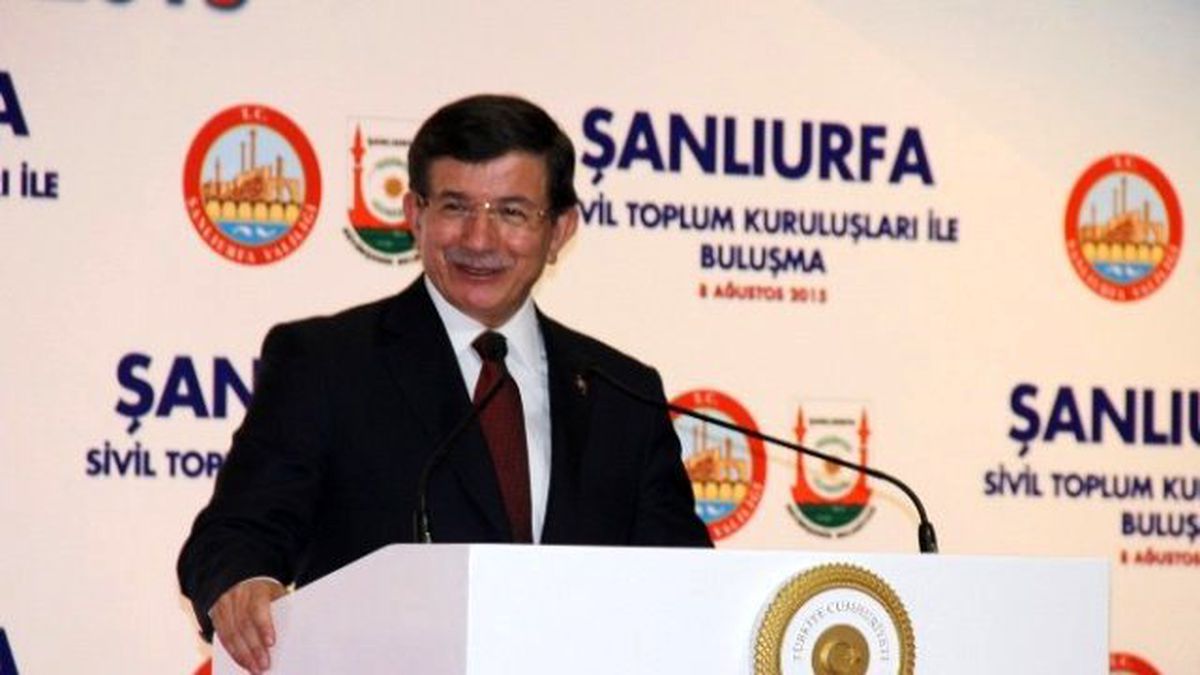 Başbakan Davutoğlu, Şanlıurfa\'da Stk ve Kanat Önderleriyle Buluştu
