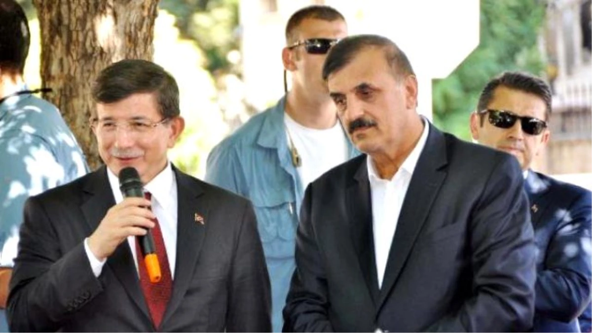 Başbakan Davutoğlu ve Genelkurmay Başkanı Özel, Suriye Sınırında (4)