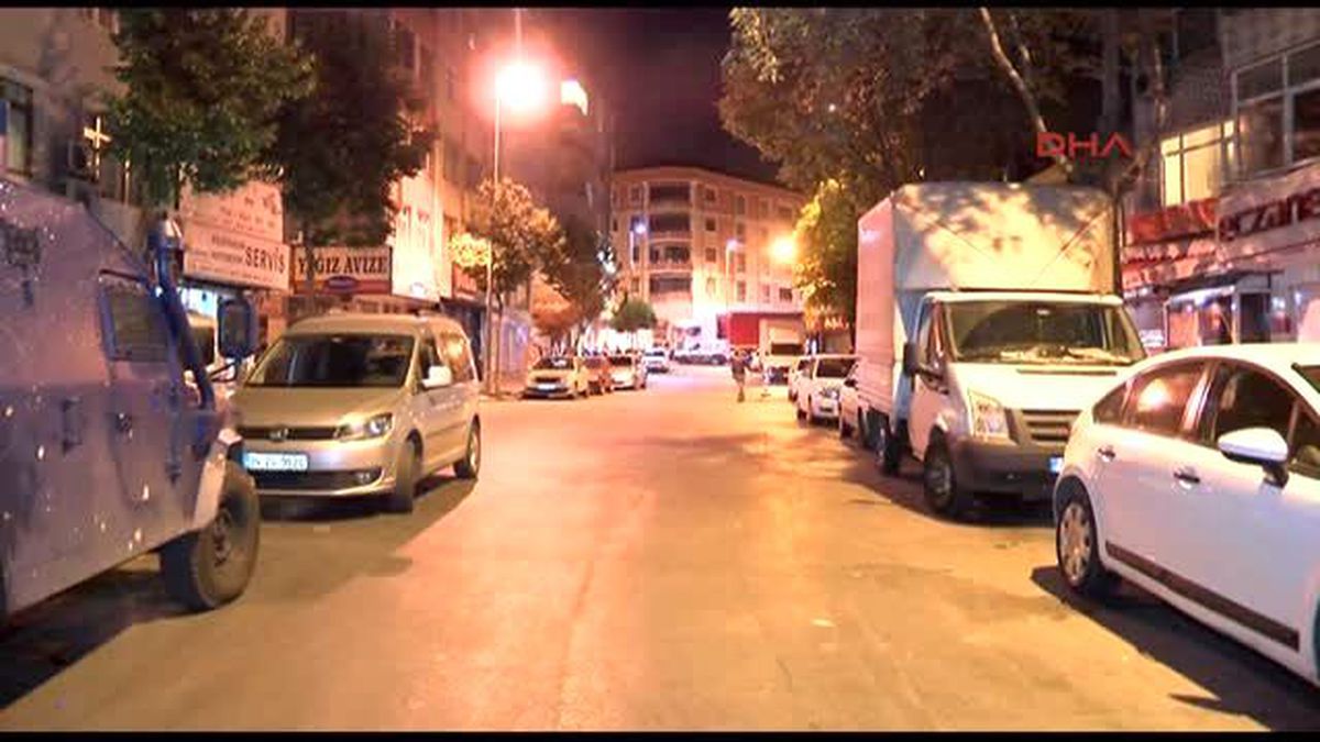 Bayrampaşa Emniyet Müdürlüğü Önünde 2 Ses Bombası Patladı
