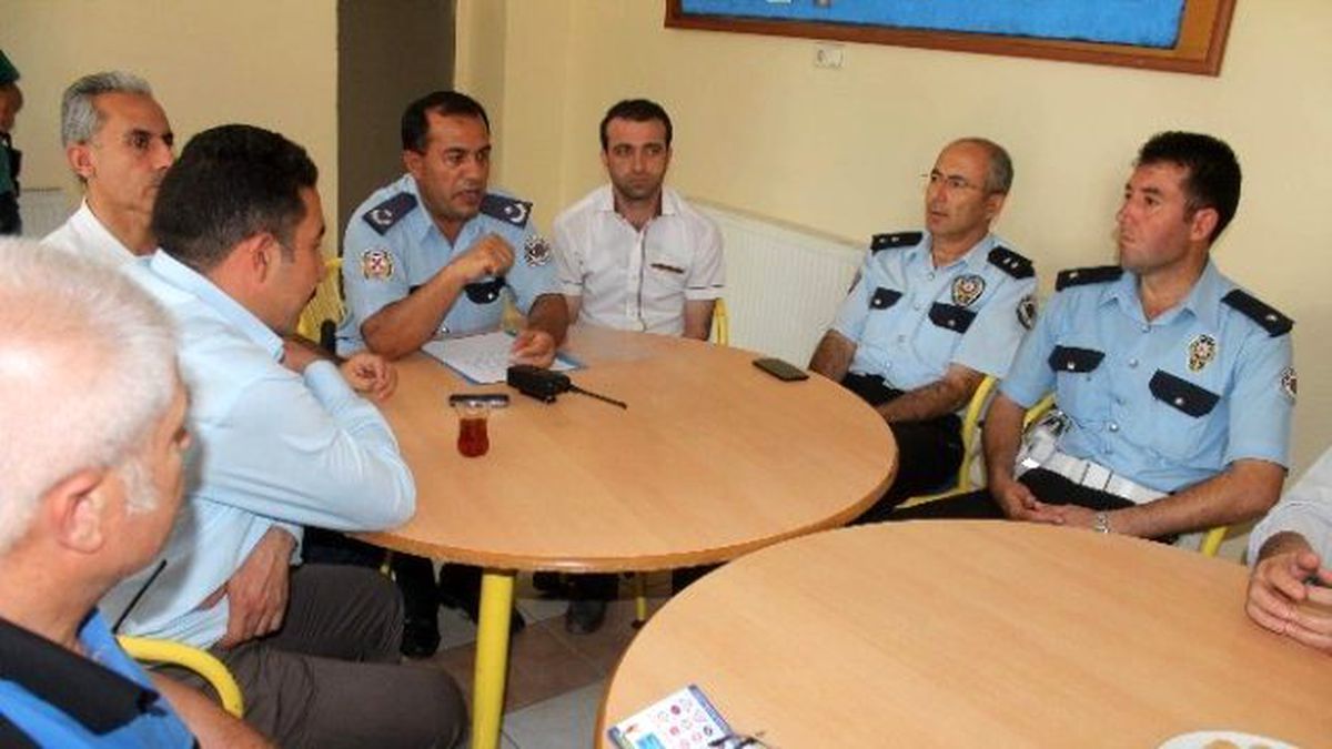 Beyşehir\'de Polisten Mahalle Huzur Toplantısı