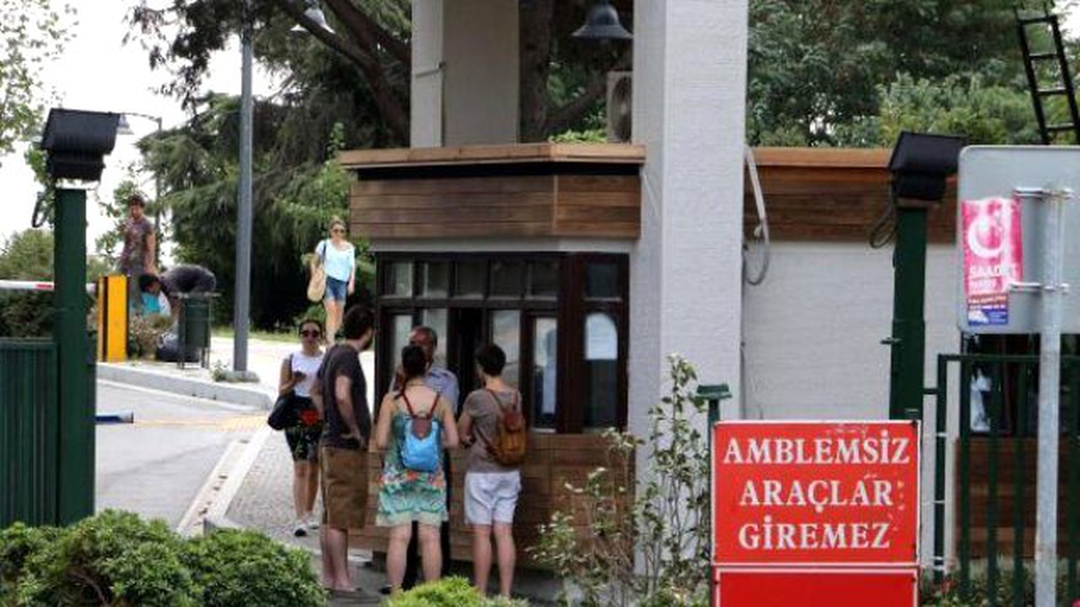 Boğaziçi Üniversitesi\'nin Kız Öğrenci Yurdunda Jiletli Saldırgan Paniği