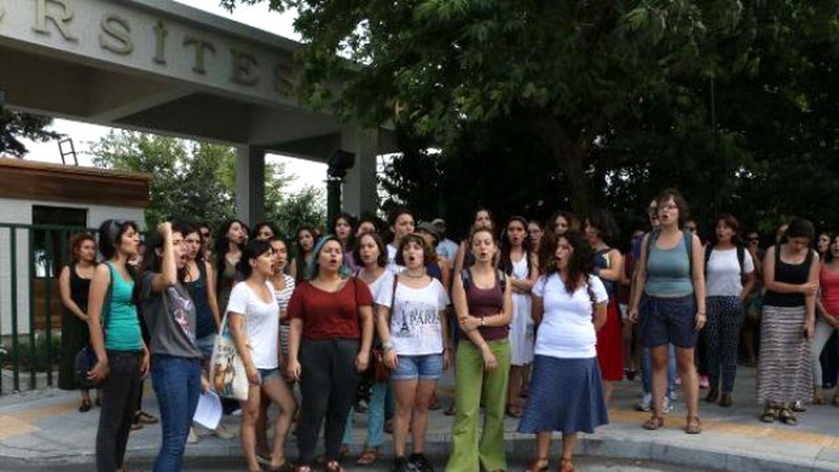Boğaziçi Üniversitesi Yurdundaki Jiletli Saldırıya Protesto