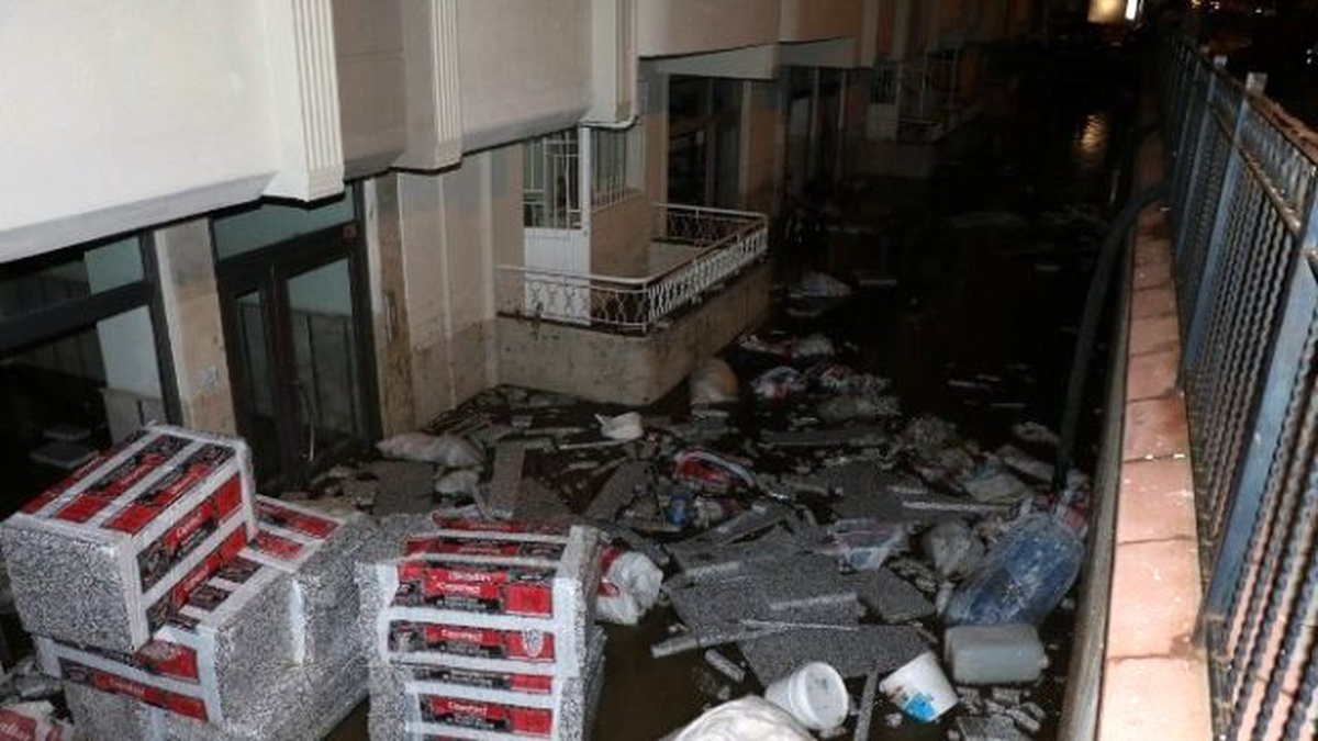 Büyükşehir, Yağmur Sırası ve Sonrasında Teyakkuzda