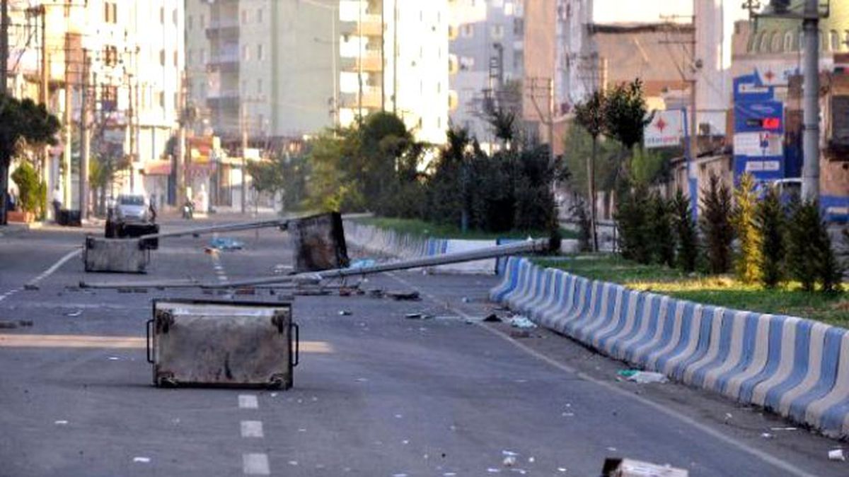 Cizre\'de Kepenkler Kapalı, Gerginlik Devam Ediyor
