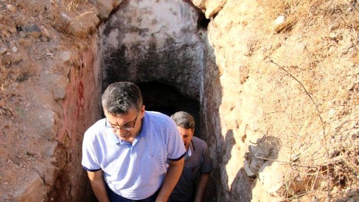 Kale Eteğindeki Kaya Mezarlar Turizme Kazandırılıyor