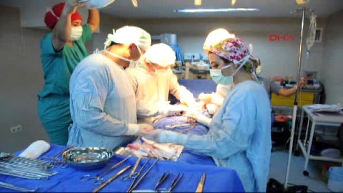 Karnından 11 Kiloluk Tümör Çıkartıldı