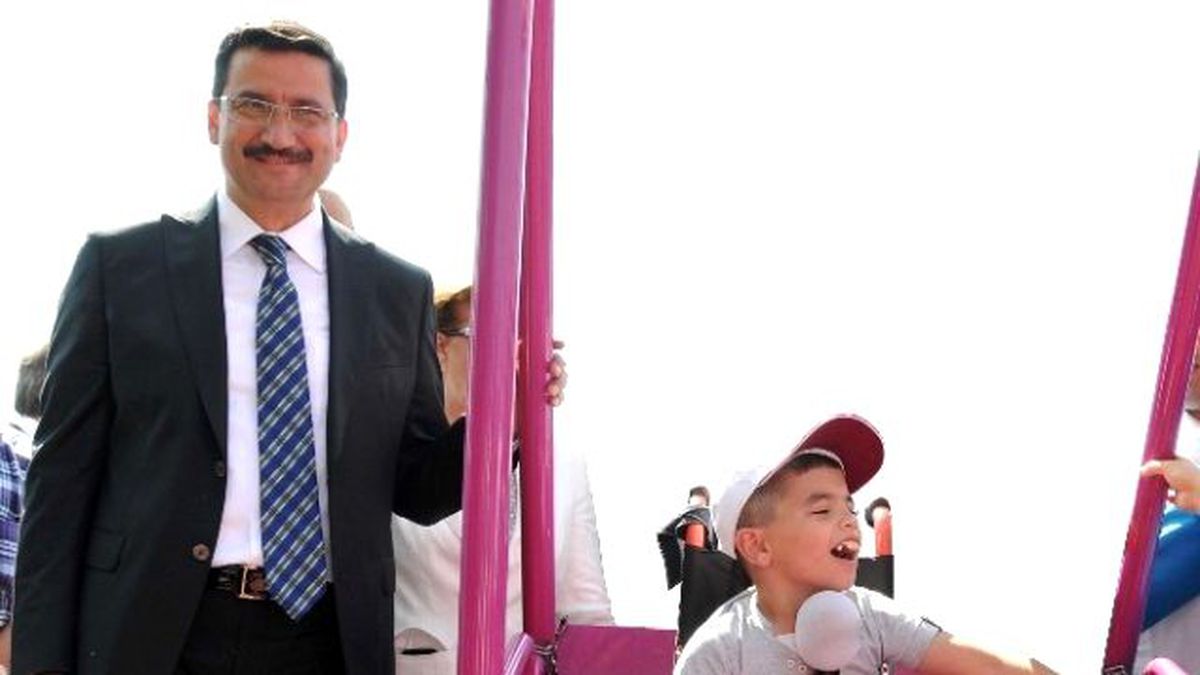 Keçiören Belediyesi\'nin \'Engelsiz Parkı\' Engelleri Ortadan Kaldırdı
