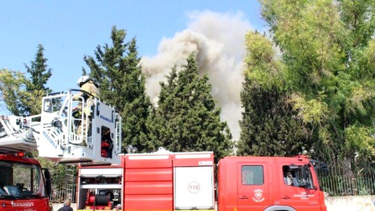 Lisede Korkutan Yangın