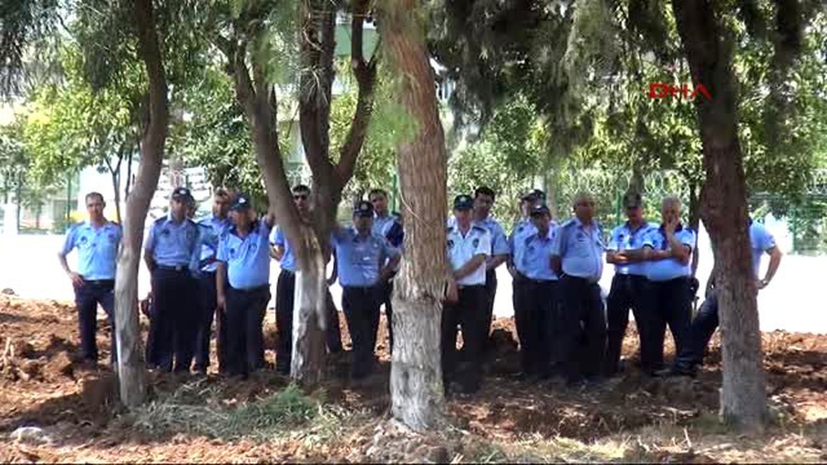 Mersin - Yıkıma Karşı İnsan Barikatı Oluşturdular