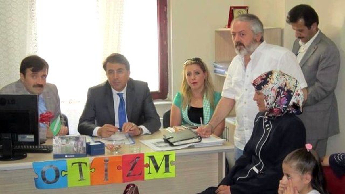 Milletvekili Aydemir ve Estp Başkanı Güvenli Palandöken Otizm Derneği\'ni Ziyaret Etti