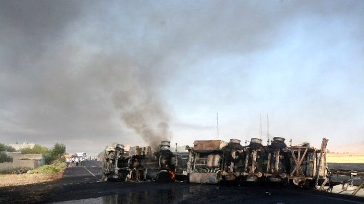 Nusaybin\'de Mazot Yüklü Tanker Devrildi